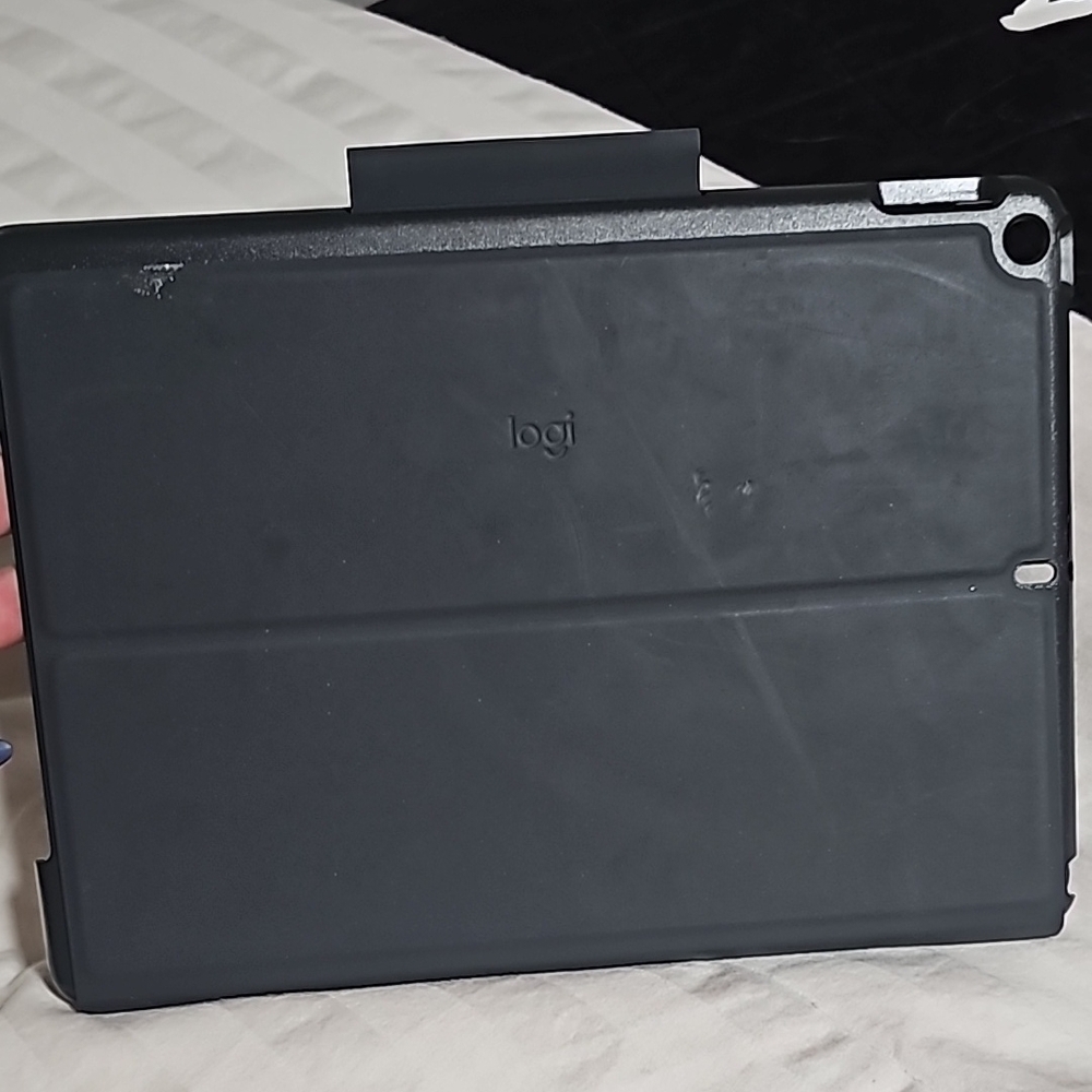 Logitech Black Tablet Case Slim Folio